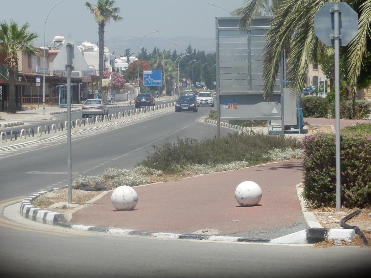 Byreva Apartments Paphos Exterior photo