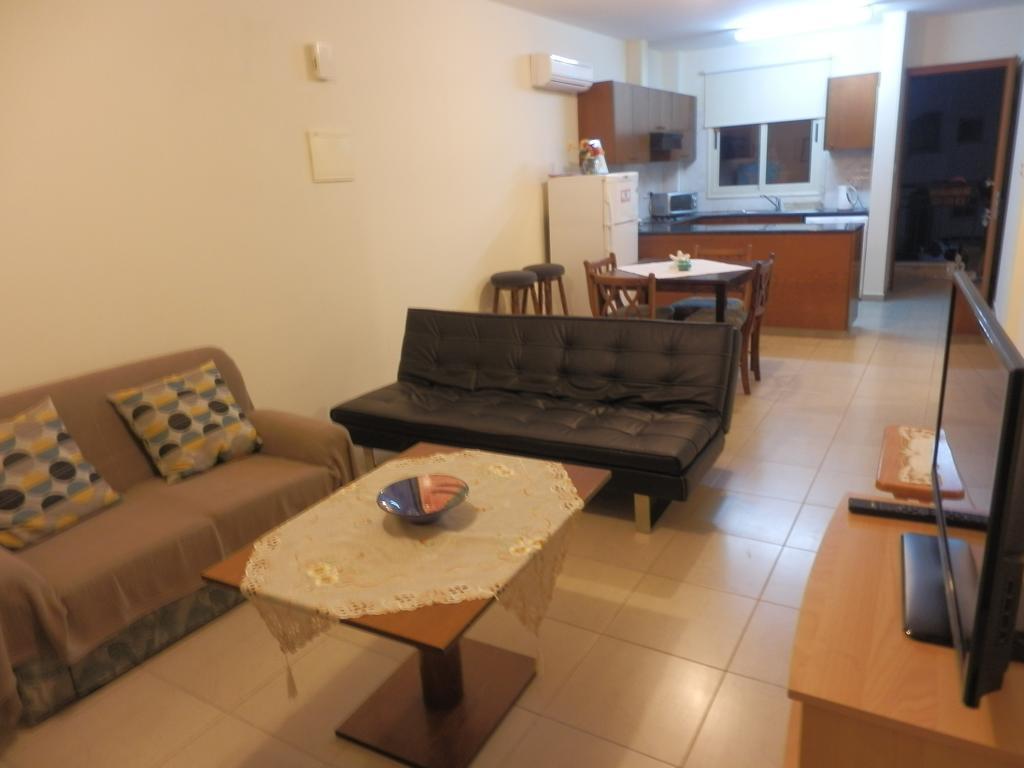 Byreva Apartments Paphos Room photo