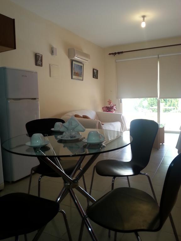 Byreva Apartments Paphos Room photo