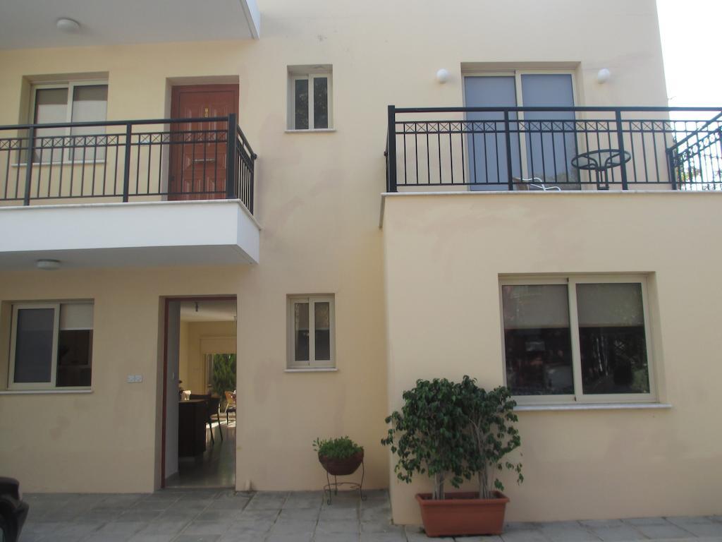 Byreva Apartments Paphos Exterior photo