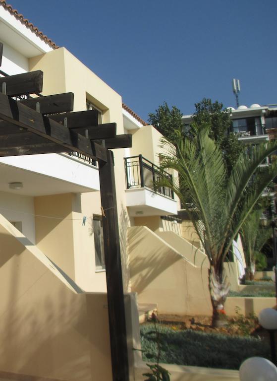 Byreva Apartments Paphos Room photo